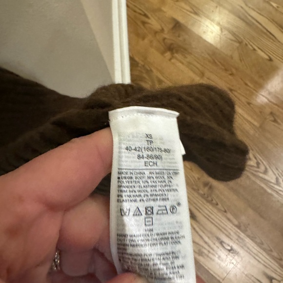 Banana Republic Colleta Off Shoulder Midi Sweater Dress Wool Womens Medium Brown - Picture 6 of 9